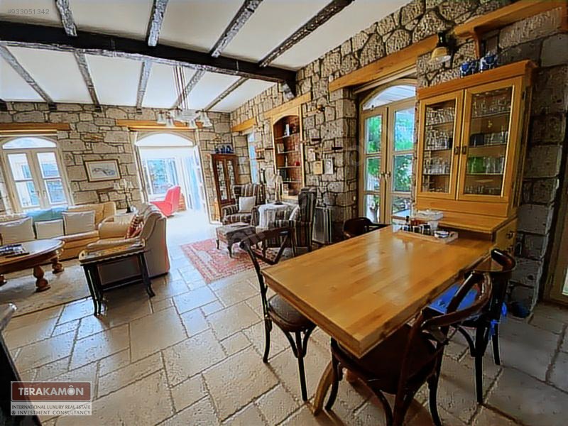 İzmir Çeşme Alaçatı Köyiçi Özel Yapım Satılık Taş Ev Villa Satılık