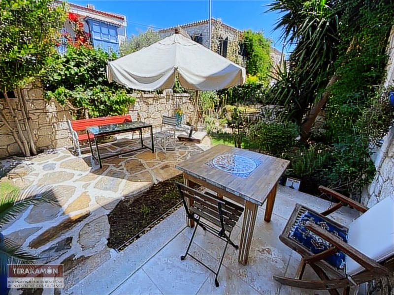 İzmir Çeşme Alaçatı Köyiçi Özel Yapım Satılık Taş Ev Villa Satılık