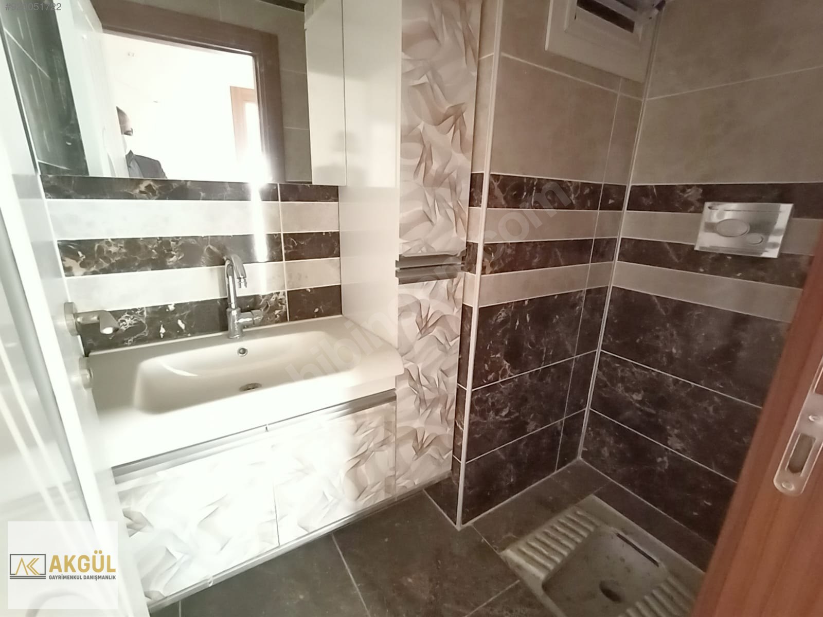 AKGÜL�DEN OSMANİYE MERKEZ ŞİRİN EVLER MAH SATILIK 6+1 LÜKS DAİRE