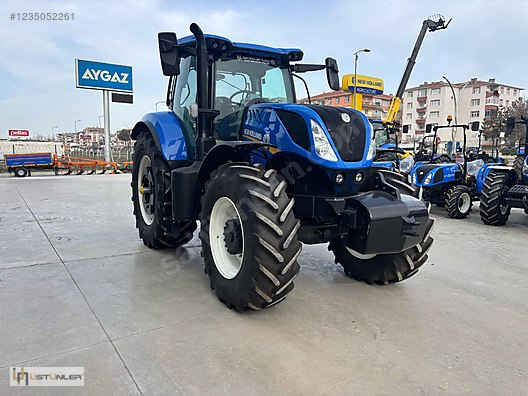 Machinery / Agricultural Machines / Tractors / New Holland / T7.230