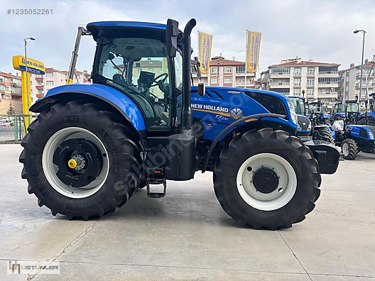 Machinery / Agricultural Machines / Tractors / New Holland / T7.230