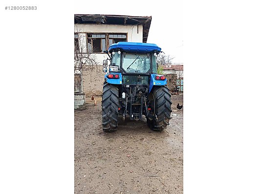 Machinery / Agricultural Machines / Tractors / New Holland / TD5.90