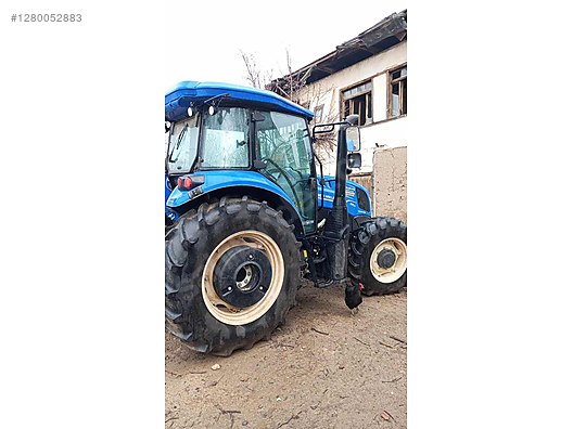 Machinery / Agricultural Machines / Tractors / New Holland / TD5.90