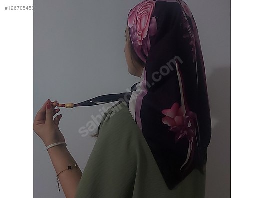 Used & Brand New Items / Clothing & Accessories / Women / Accessories / Foulard