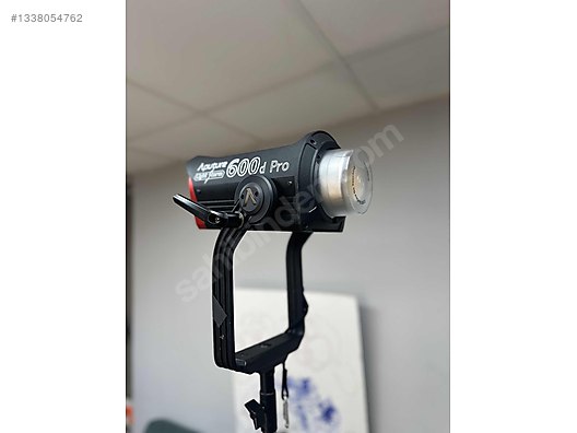Aputure 600d pro lamba , 120 cm kolay soft box , f10 fresnel