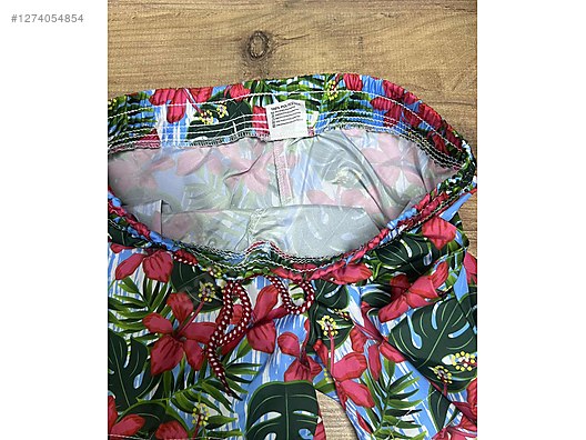 Used & Brand New Items / Clothing & Accessories / Women / Clothing / Shorts