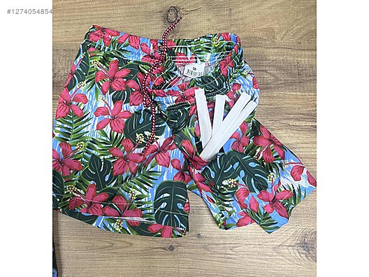 Used & Brand New Items / Clothing & Accessories / Women / Clothing / Shorts