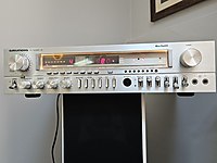 GRUNDİG R 3000 -2 HİGH FİDELITY RECEVİER AMFİ