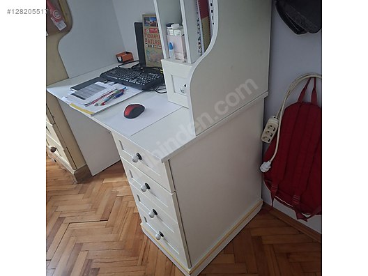 Used & Brand New Items / Home Decor / Furniture / Den & Living Room / Living Room Furniture