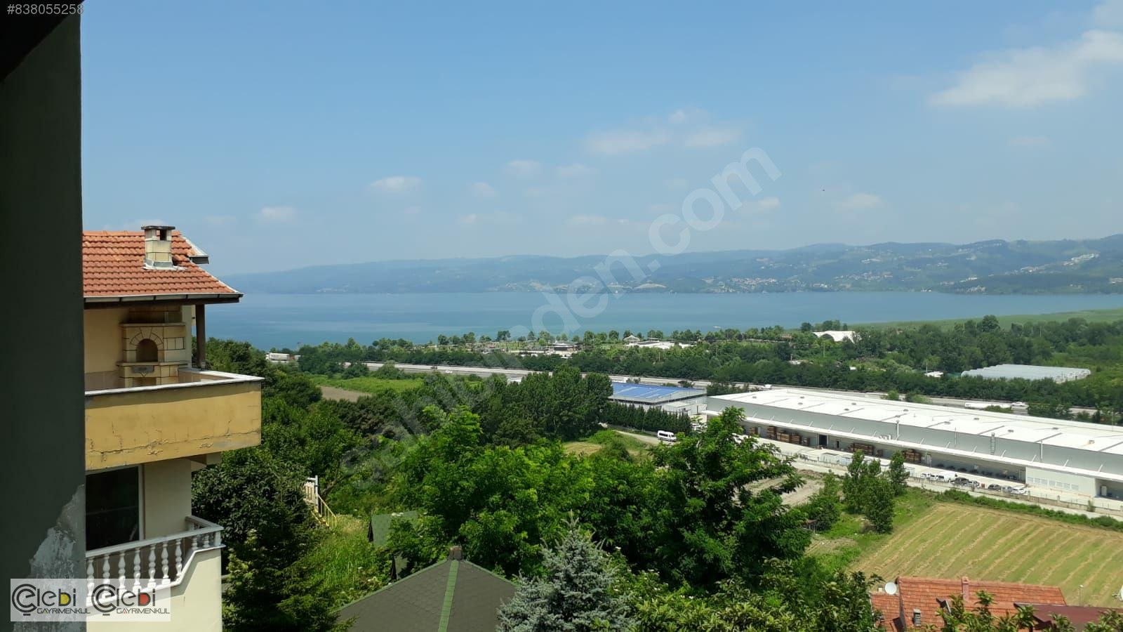 Sakarya Adapazarı Arifiye Sapanca Göl Manzaralı Üç Balkonlu Satılık