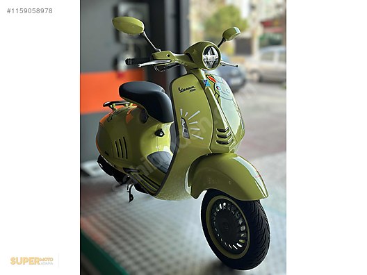 Vespa 946 2023