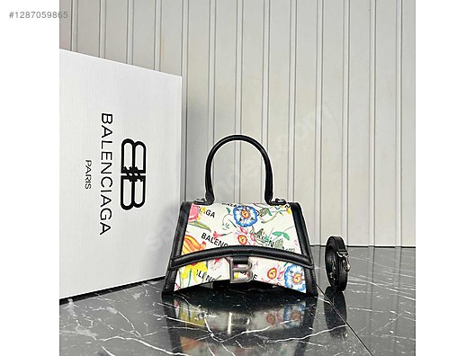 Used & Brand New Items / Clothing & Accessories / Women / Accessories / Bags