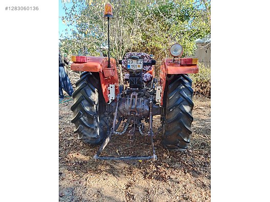 Machinery / Agricultural Machines / Tractors / Massey Ferguson / 240 S