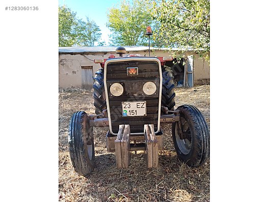 Machinery / Agricultural Machines / Tractors / Massey Ferguson / 240 S
