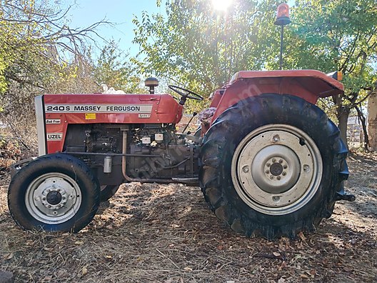 Machinery / Agricultural Machines / Tractors / Massey Ferguson / 240 S
