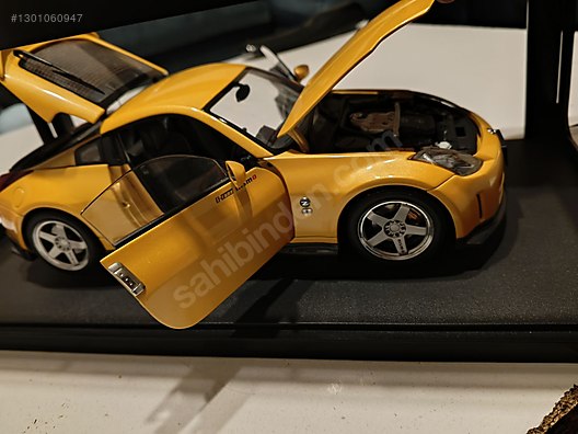 Autoart Diecast Model 1:18 Nissan Araba - 1301060947