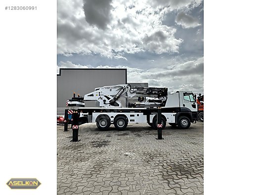 Machinery / Heavy Equipment / For Sale / Mobile Cranes