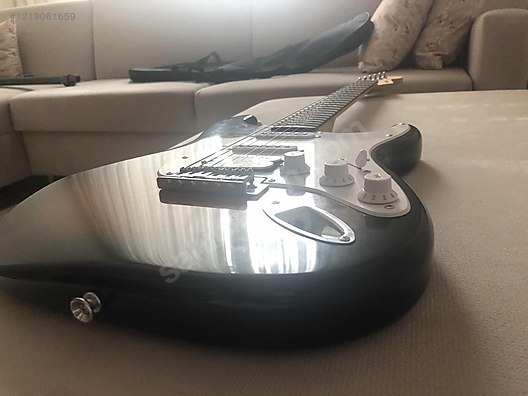 Squier Elektro Gitar