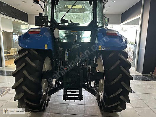 Machinery / Agricultural Machines / Tractors / New Holland / TR5.100