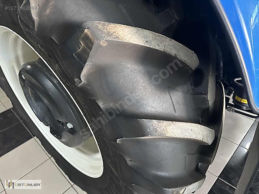 Machinery / Agricultural Machines / Tractors / New Holland / TR5.100