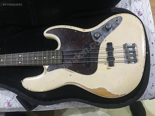 Fender flea jazz bass deals road worn