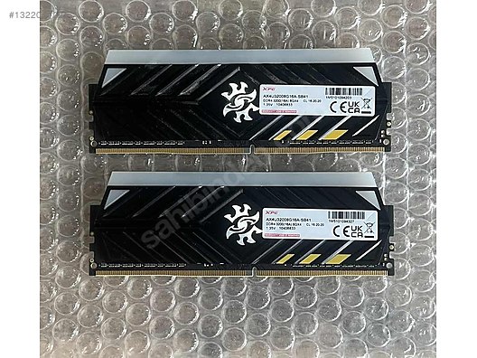 XPG 16GB RGB IŞIKLI (2x8) 3200MHz CL16 DDR4 Ram Temiz / Sorunsuz