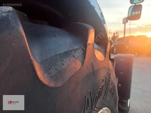 Machinery / Agricultural Machines / Tractors / New Holland / TD110D