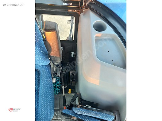 Machinery / Agricultural Machines / Tractors / New Holland / TD110D