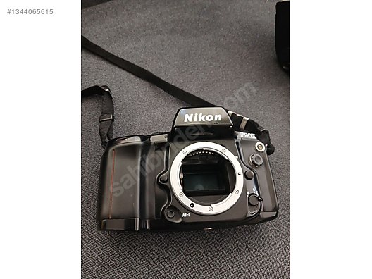 35mm Filmli SLR / Nikon / NIKON F90X BODY NIKON 28-70 OBJ NIKON SB