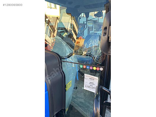 Machinery / Agricultural Machines / Tractors / New Holland / T4.75S