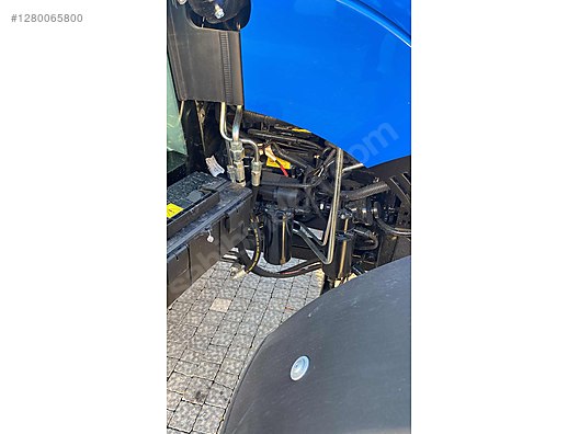 Machinery / Agricultural Machines / Tractors / New Holland / T4.75S