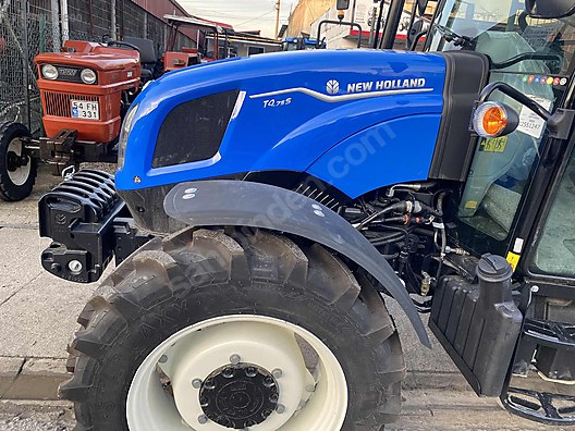 Machinery / Agricultural Machines / Tractors / New Holland / T4.75S