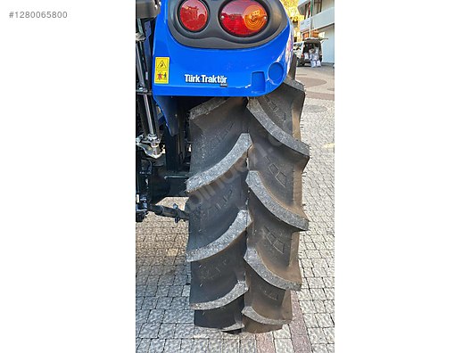 Machinery / Agricultural Machines / Tractors / New Holland / T4.75S