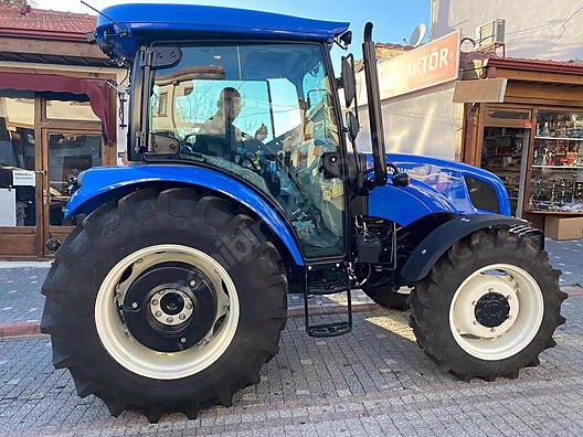 Machinery / Agricultural Machines / Tractors / New Holland / T4.75S