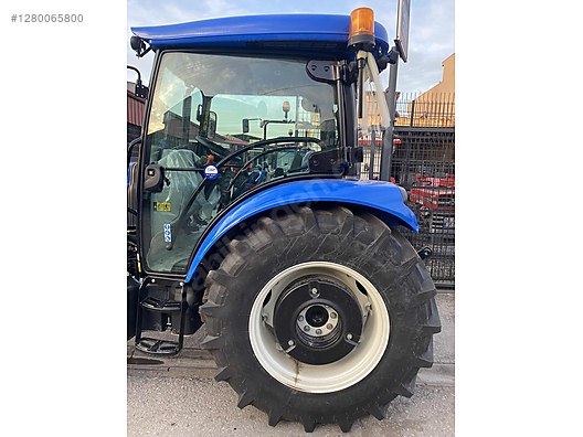 Machinery / Agricultural Machines / Tractors / New Holland / T4.75S