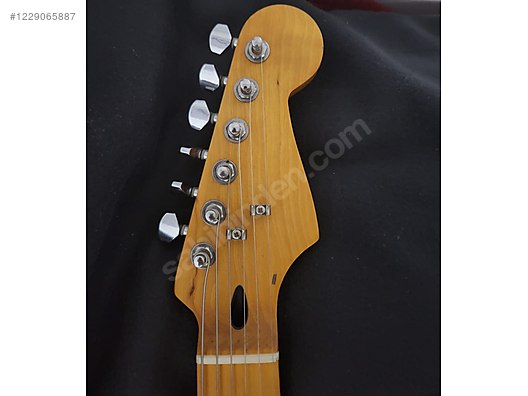 Squier Elektro Gitar