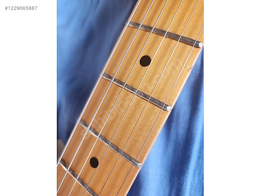 Squier Elektro Gitar