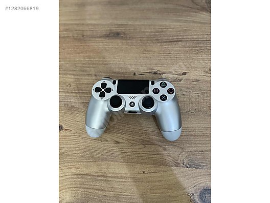 Used & Brand New Items / Gaming & Gamers Exclusive / Gaming Equipment / PC Controller & Gamepad