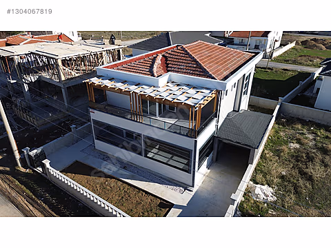 BOLVADİN VİLLA SATILIK GENİŞ FERAH 4,5+1/PERGOLA TERAS+KIŞBAHÇE