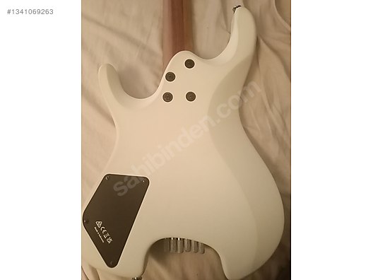 Ibanez ICHI10-VWM İchika Nito Signature headless elektro gitar on