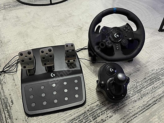 Used & Brand New Items / Gaming & Gamers Exclusive / Gaming Equipment / PC Game Racing Wheels