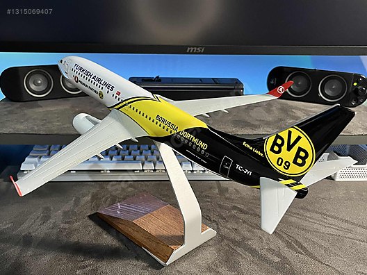 1:100 Boeing B737-800 Turkish Airlines Borussia Dortmund on