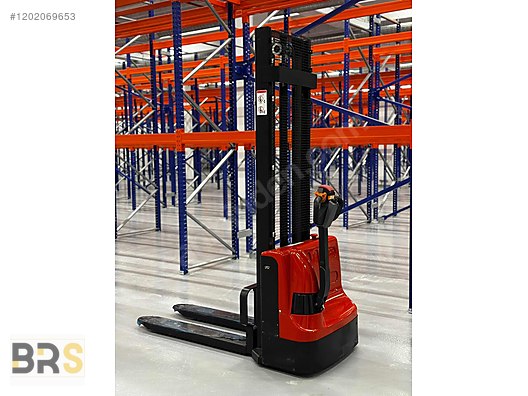 Machinery / Industrial / Carrying & Stacking Equipment / Stacking Machines