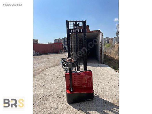 Machinery / Industrial / Carrying & Stacking Equipment / Stacking Machines