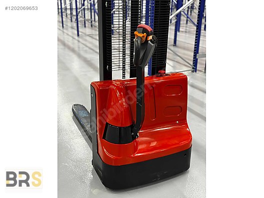 Machinery / Industrial / Carrying & Stacking Equipment / Stacking Machines