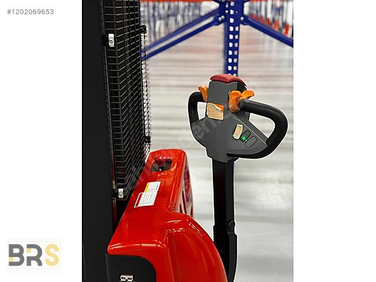 Machinery / Industrial / Carrying & Stacking Equipment / Stacking Machines