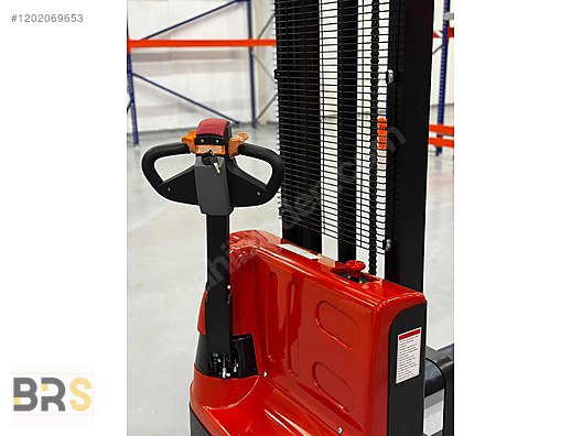 Machinery / Industrial / Carrying & Stacking Equipment / Stacking Machines