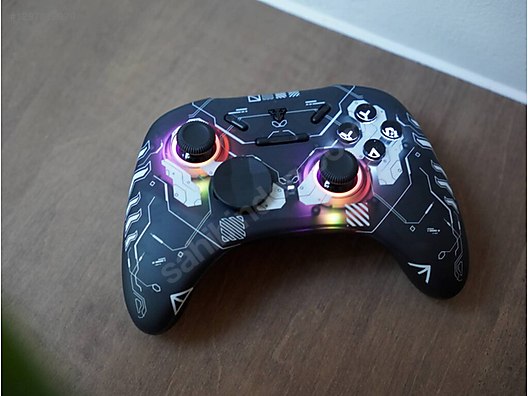 Used & Brand New Items / Gaming & Gamers Exclusive / Gaming Equipment / PC Controller & Gamepad