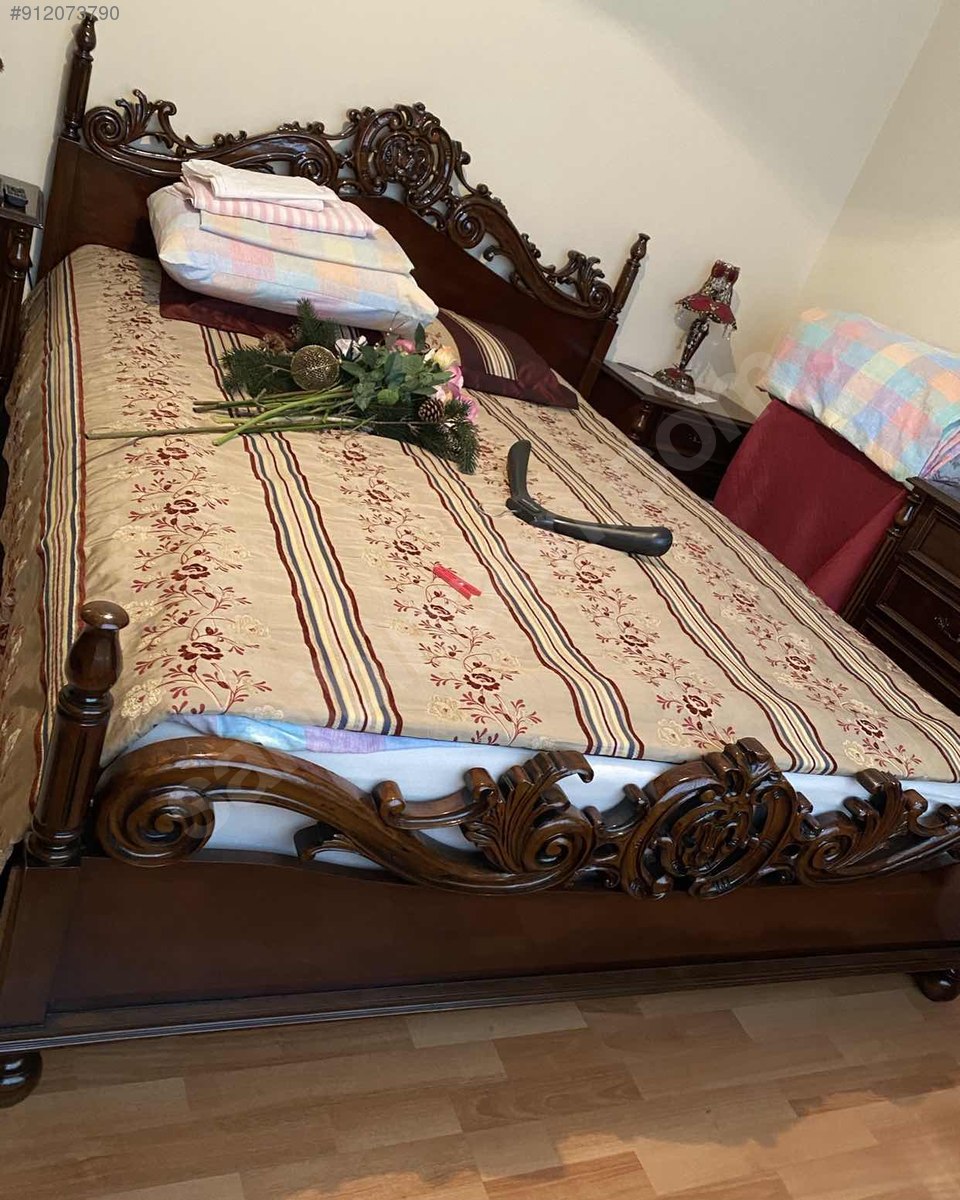 Ceviz Ağacı Yatak Odası Takımı Antika Antika Yatak Odası Takımı ve