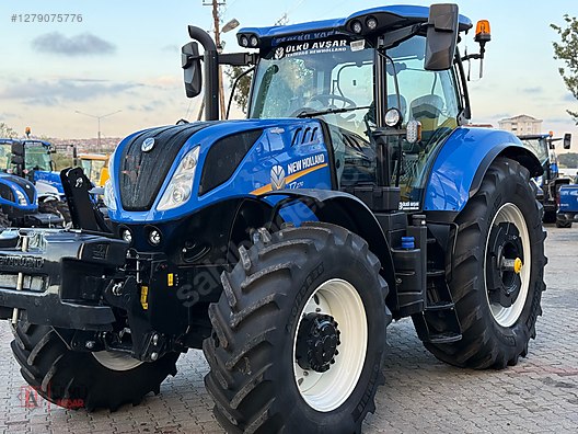 Machinery / Agricultural Machines / Tractors / New Holland / T7.270